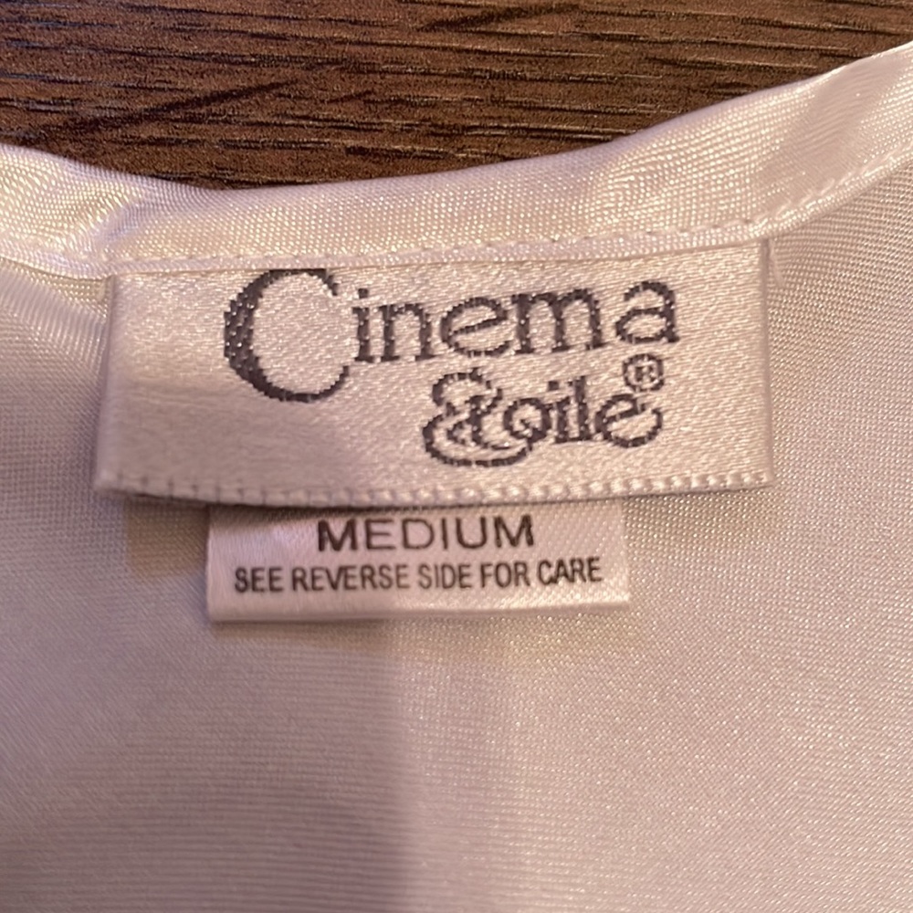 White top - Picture 3 of 3